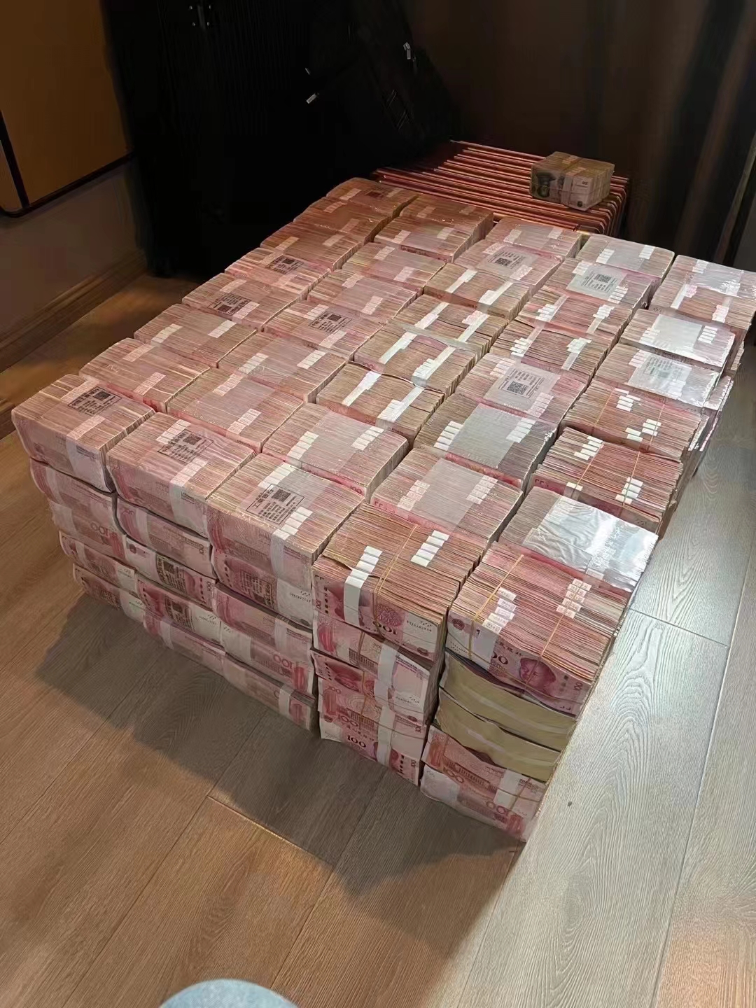 亮资摆账